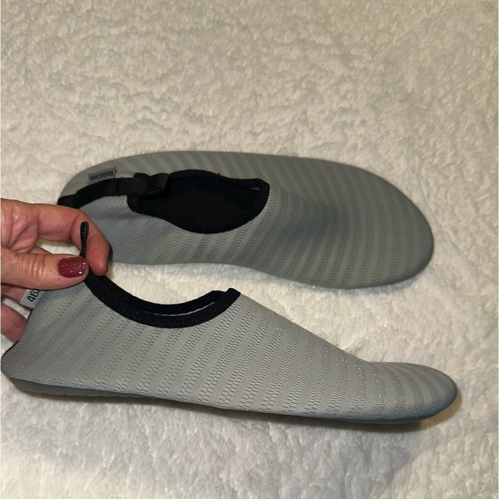 NEW MENS WATER SOCKS SIZE 12